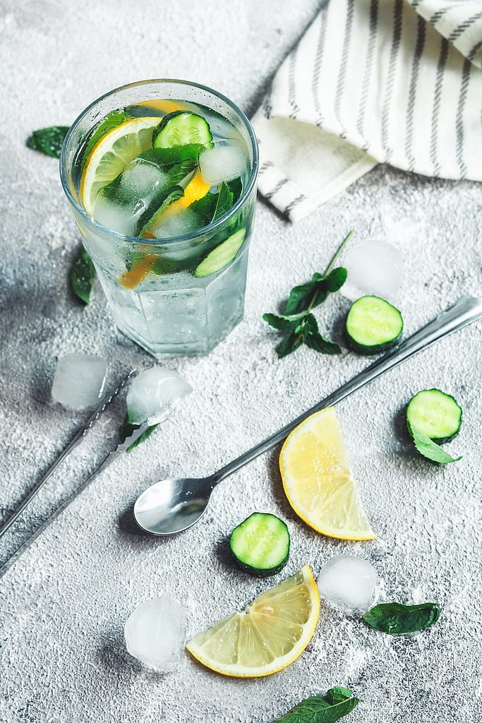 Benefits of lemon cucumber water